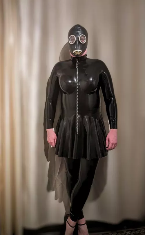 Have a nice weekend with lots of latex by Trolly93