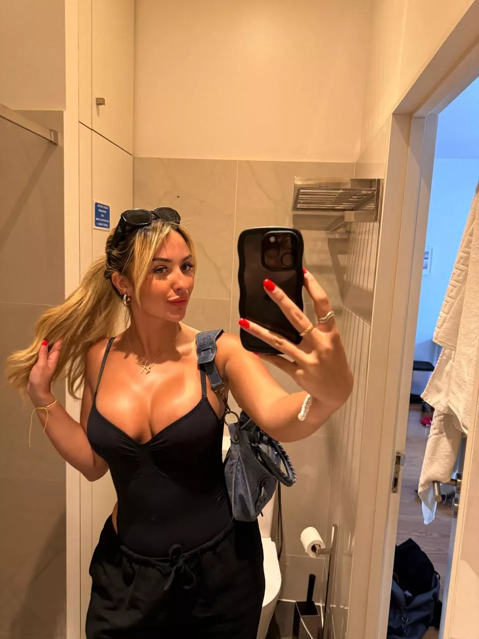 Just a mirror selfie to brighten up your day... posted by Educational-Win6082