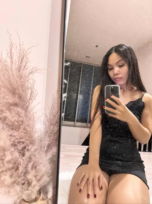 Mirror selfie 🖤 by Redlacewassi