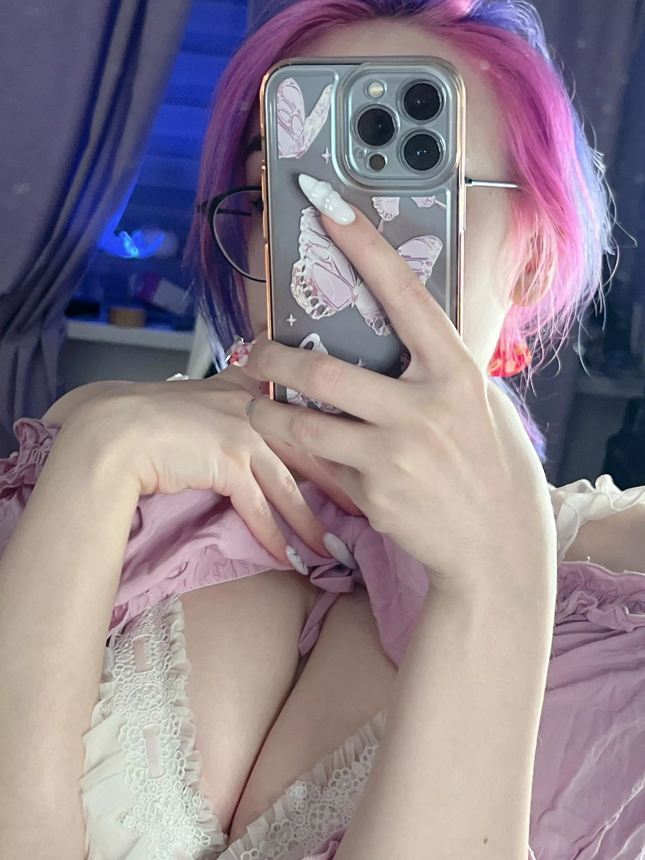 my melons need a helping hand posted by amatunruetet