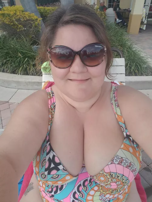 Poolside by posh-peasant