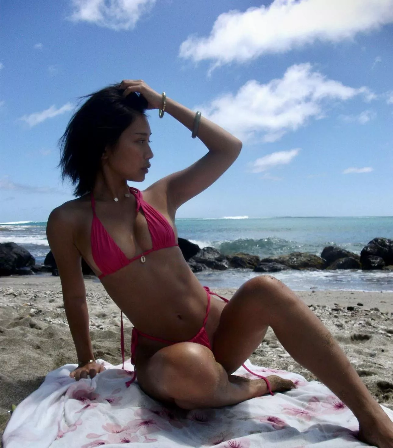 Tight college girl posted by DroppingLoadz