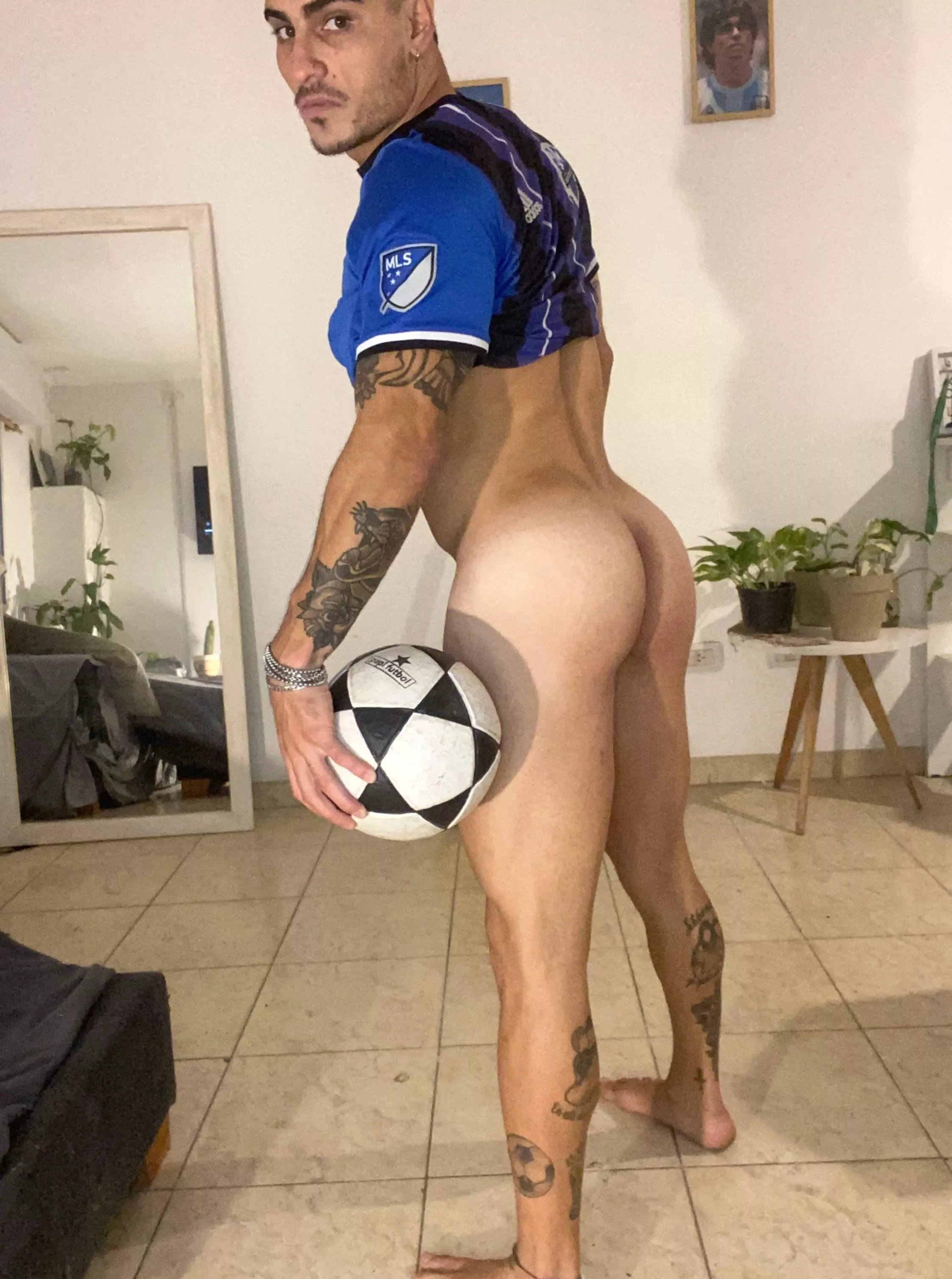 Caught with my pants down posted by OliverKinggxoxo