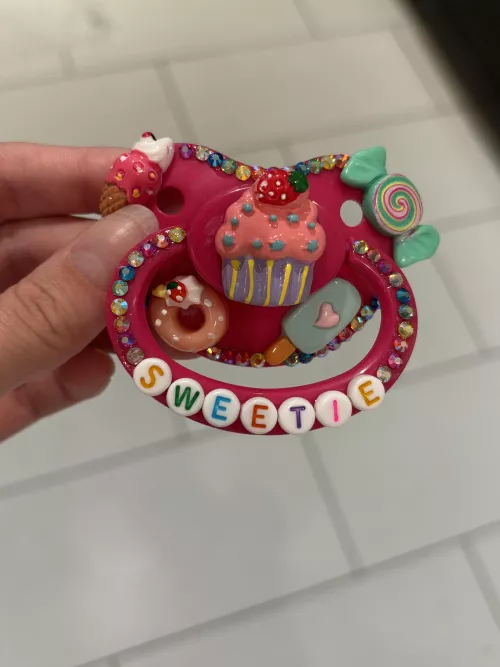 Decorated a new paci 🍭🍬 by stoned_emily