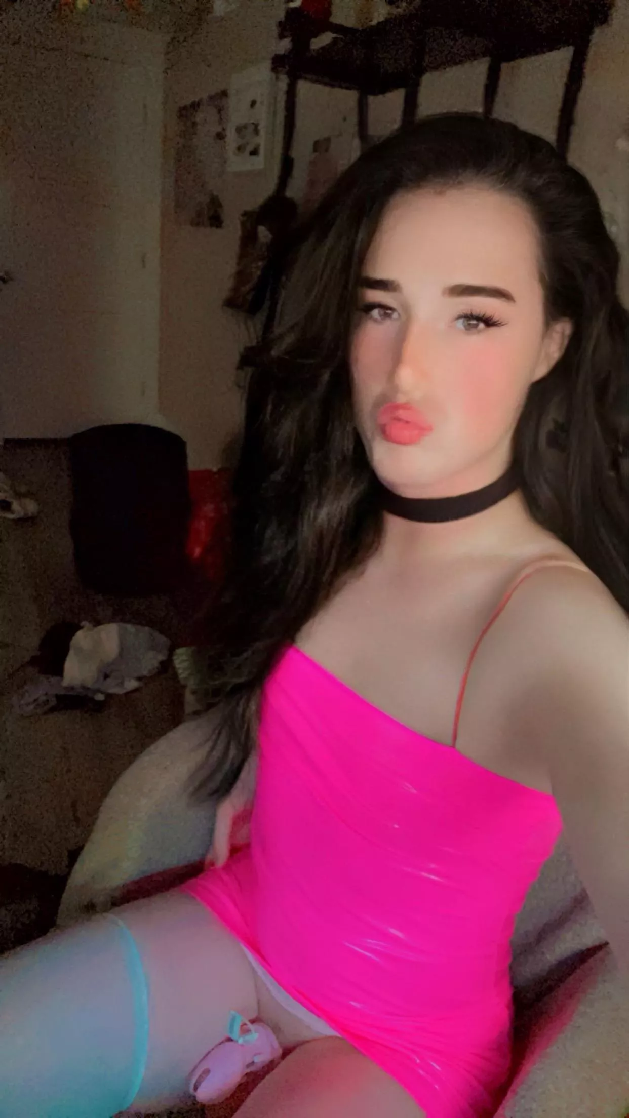 Do I look pretty? posted by Quiet_Low_6685