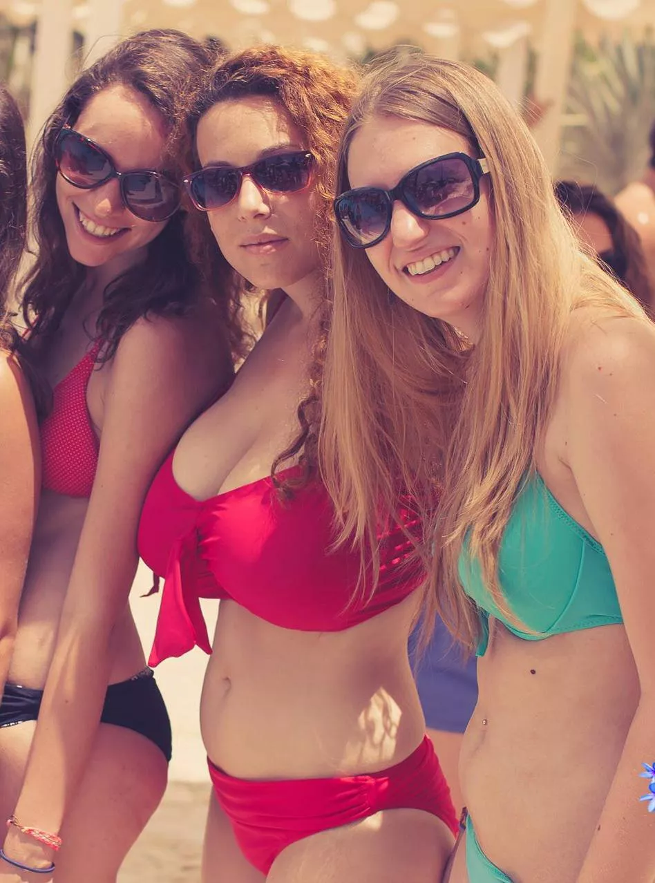 Gorgeous redhead posted by DoubleNaught7