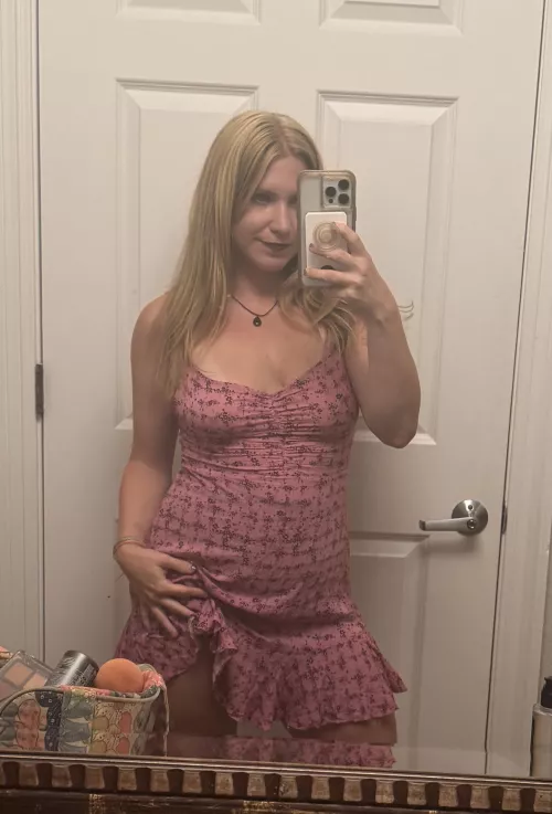 I want to be your little slut tonight  by Hallegoodgirlx