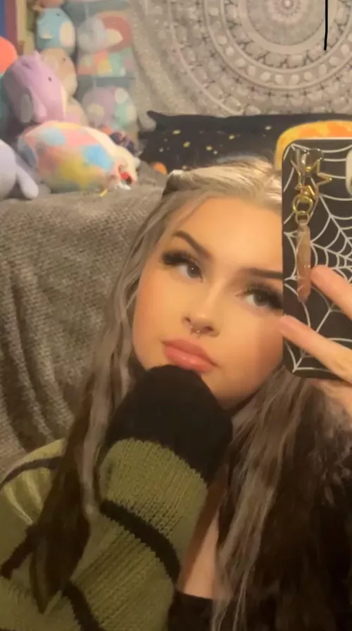 missing sweater weather 🍂 by zonnovia