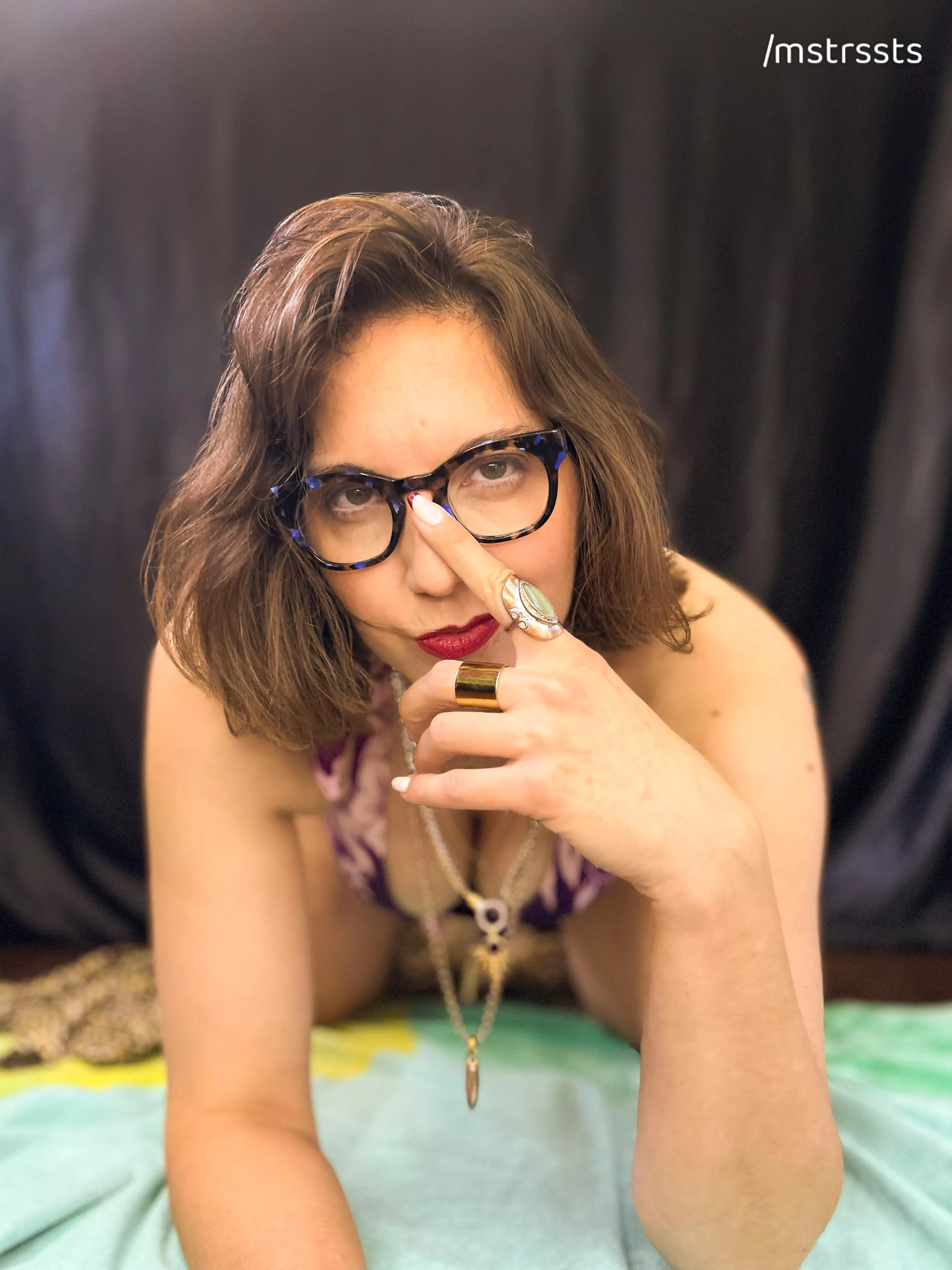 On the prowl for younger men (f48) posted by mstrssts