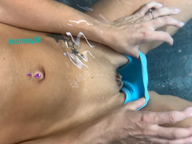Underwater pussy mound  by astoriany38