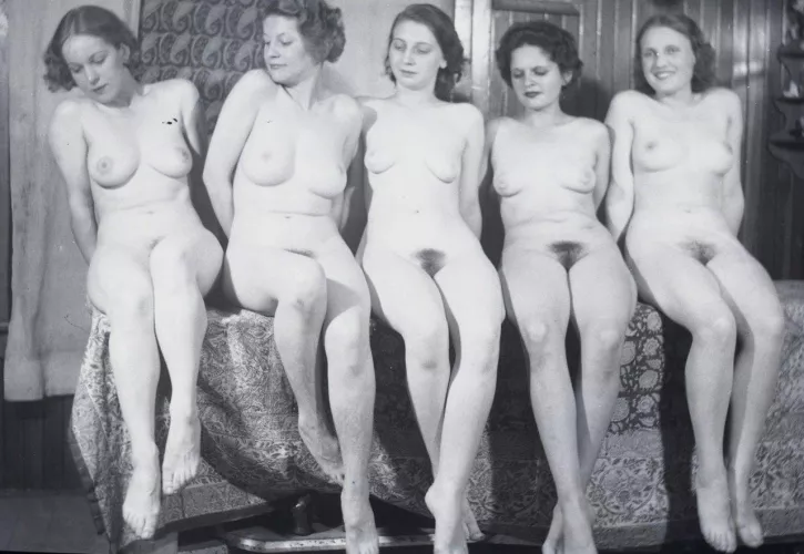 Vintage nude group  by ThongPo_007