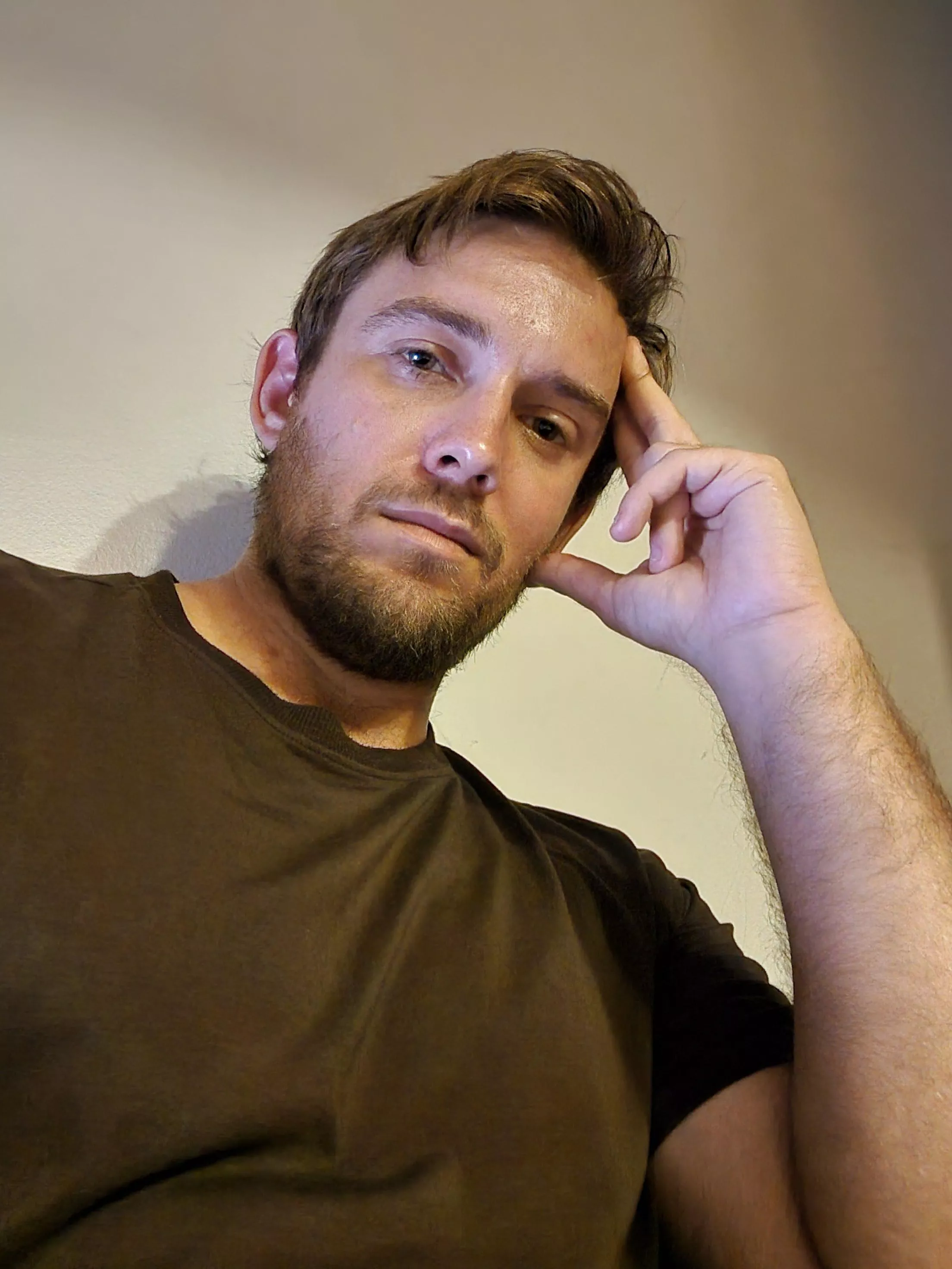 Waiting for checking in in another hotel  posted by benfriendlyofficial