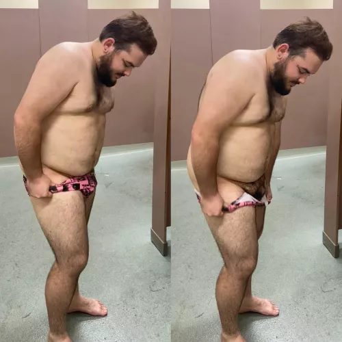 what would you say if i stripped down next to you in the changing room? 🤔 (yes my dick is out 😤) (26) by jccubby