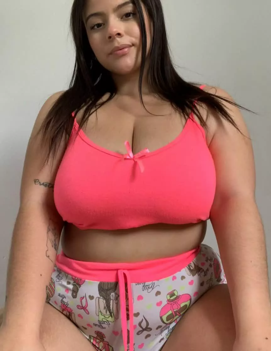 Come feel up these titties
 posted by Educationalava