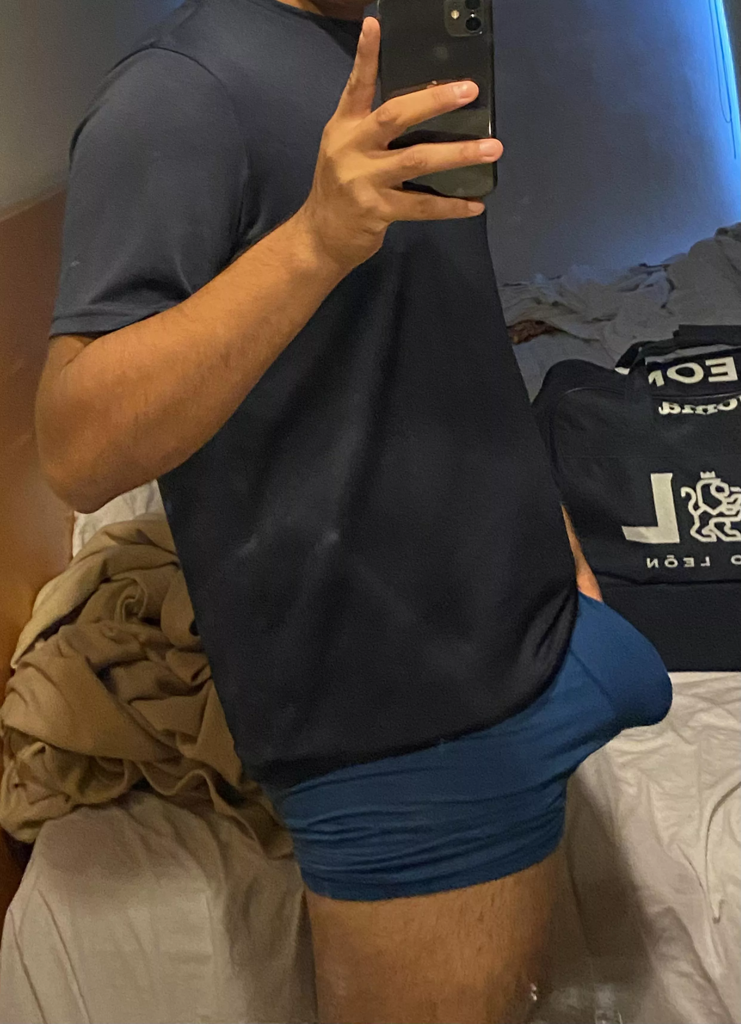 Does anyone want to see what's under the boxer? (20) posted by ricardojchs