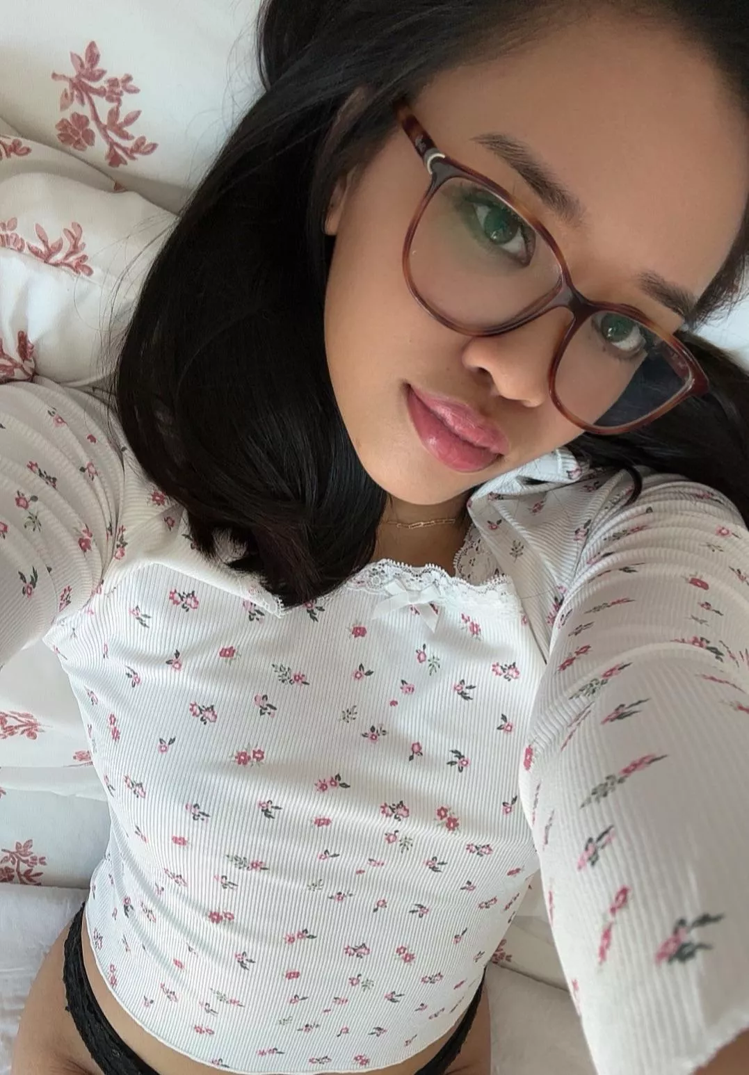 Got a new top that I thought was cute posted by Worldly_Evidence_575