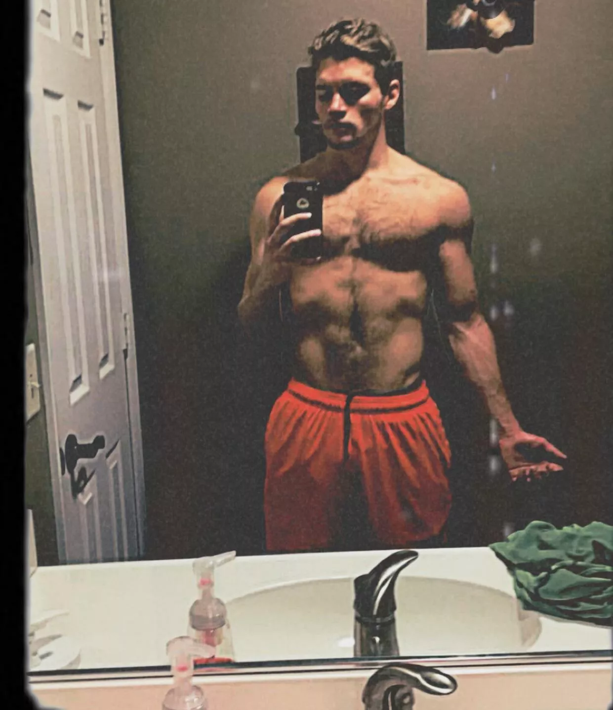 HMU ladies 💓💓 posted by PlayboiKetchup