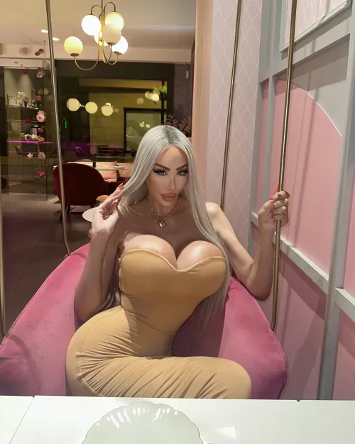 I want white cream for dessert by Luxury_Plastic_Doll