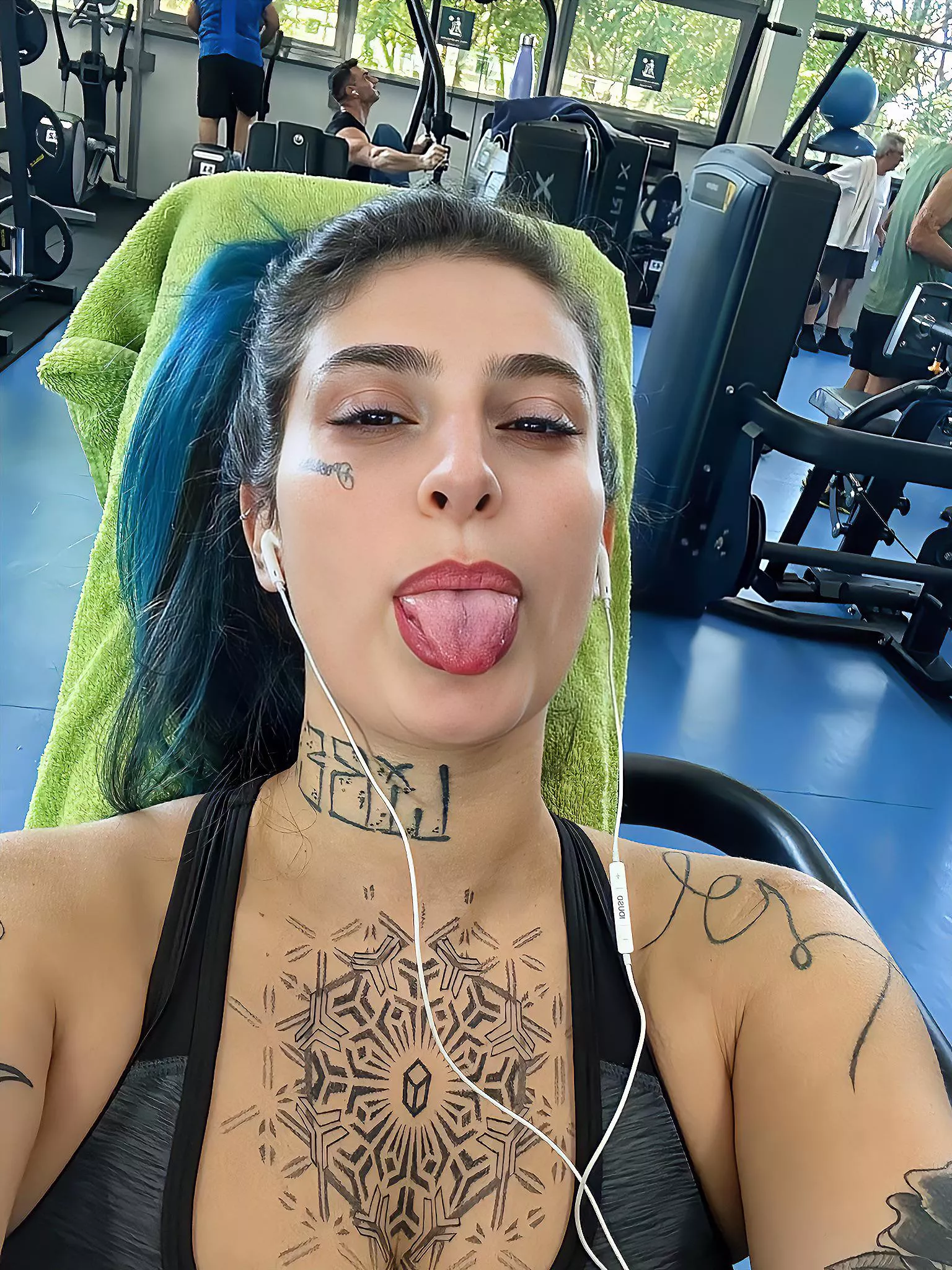 Im dripping from all my body rss posted by Leottasys