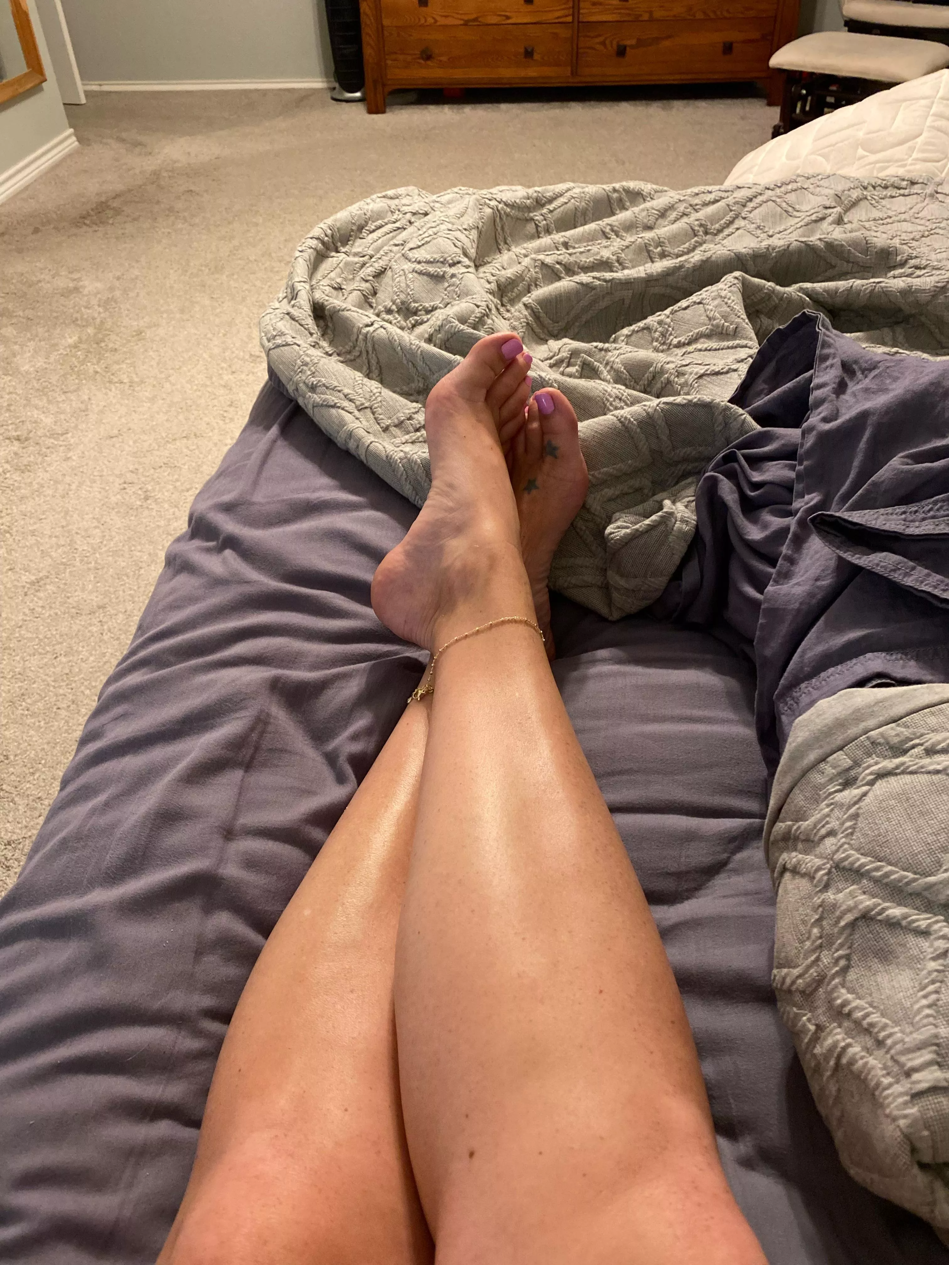 Lonely …Come play with me posted by Footishqueentx2024