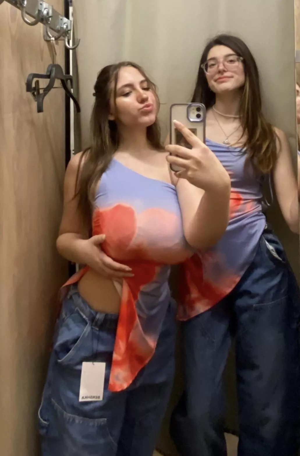 Same top, different effects  posted by Additional-Log6604