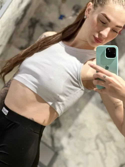 Selfie after cardio by apple_only_