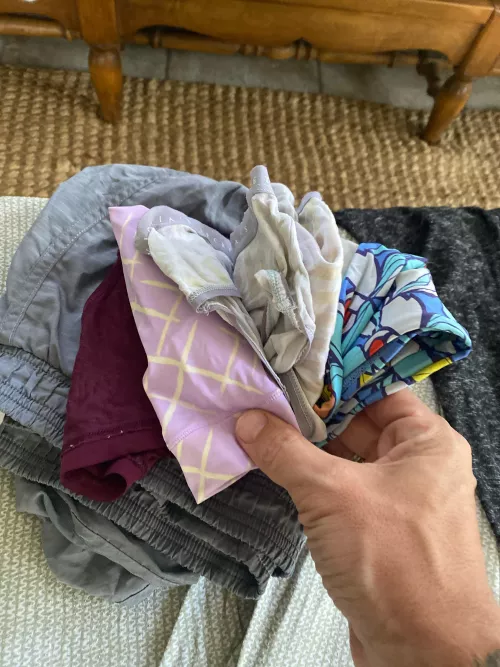 She hates cum, refuses to eat it, so she will wear it by seekeroficee