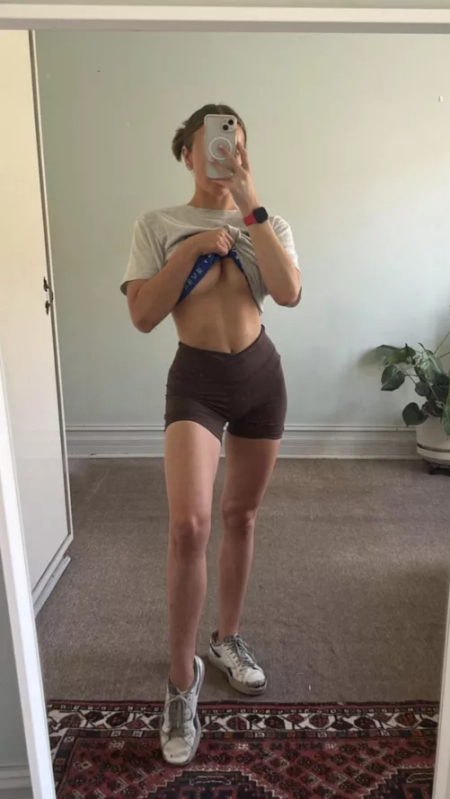 The curves of my body will make your day by imsosweeett