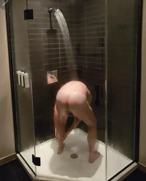 Who wants to give me a hand...or more? by lockedmsclbttm