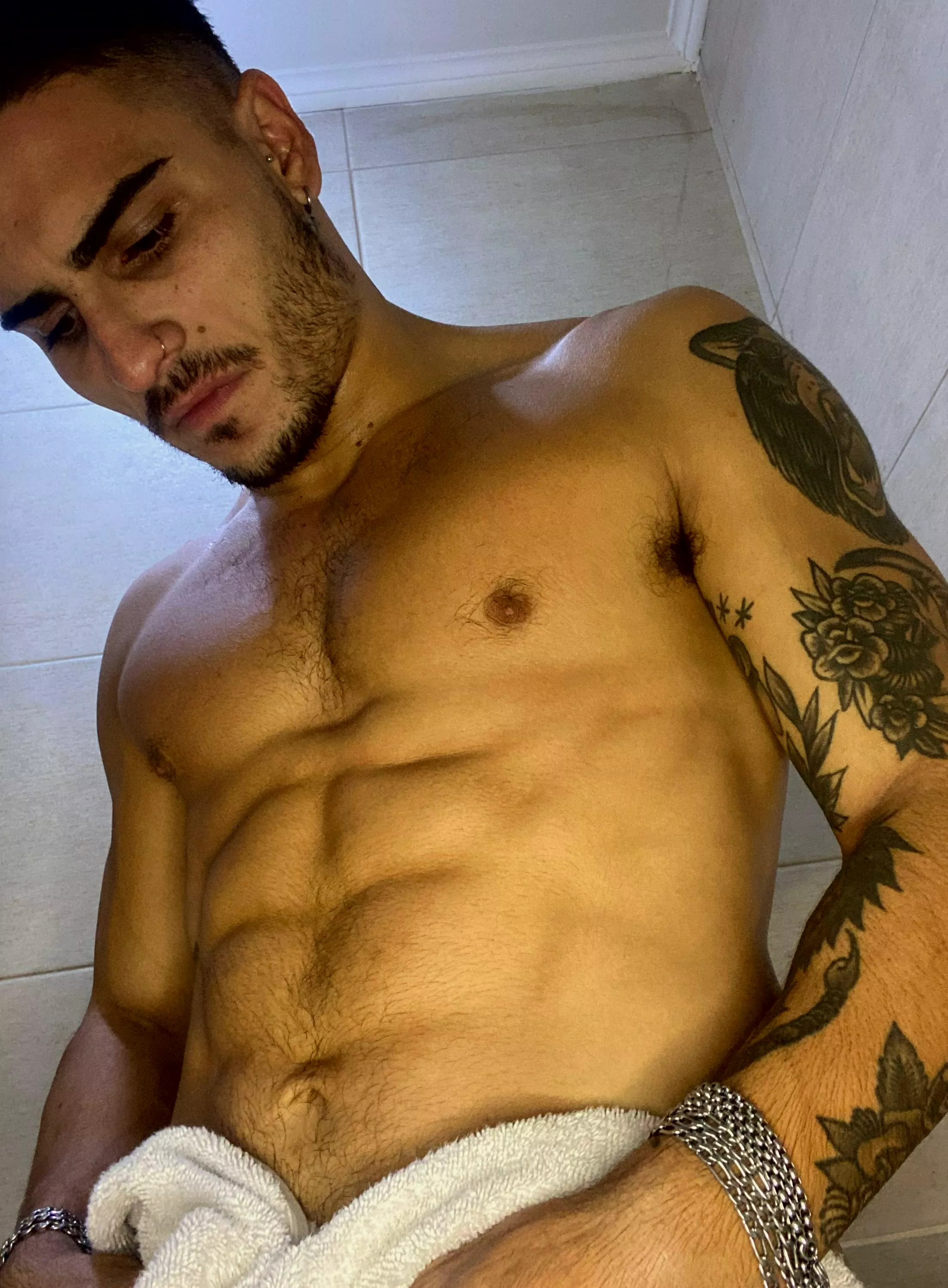 Who wants to see my tight, soaked body after a hot shower? posted by OlieTheKing