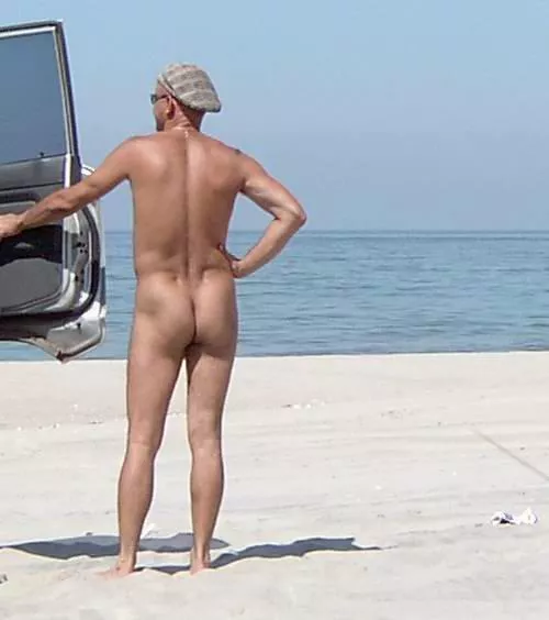 wild beach is the best place for sunbathing and sex posted by sucker693