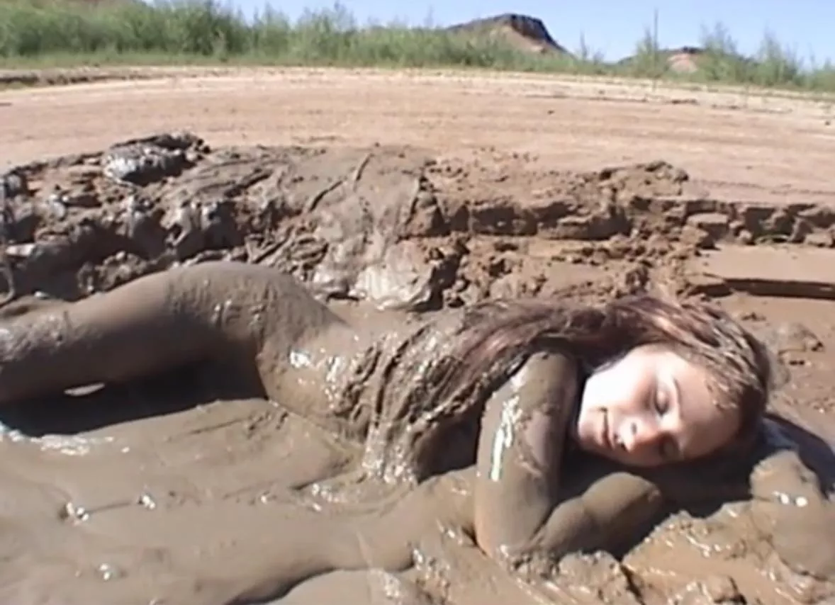 Exhausted After a Long Day in the Mud posted by galacticSpaceRangr69