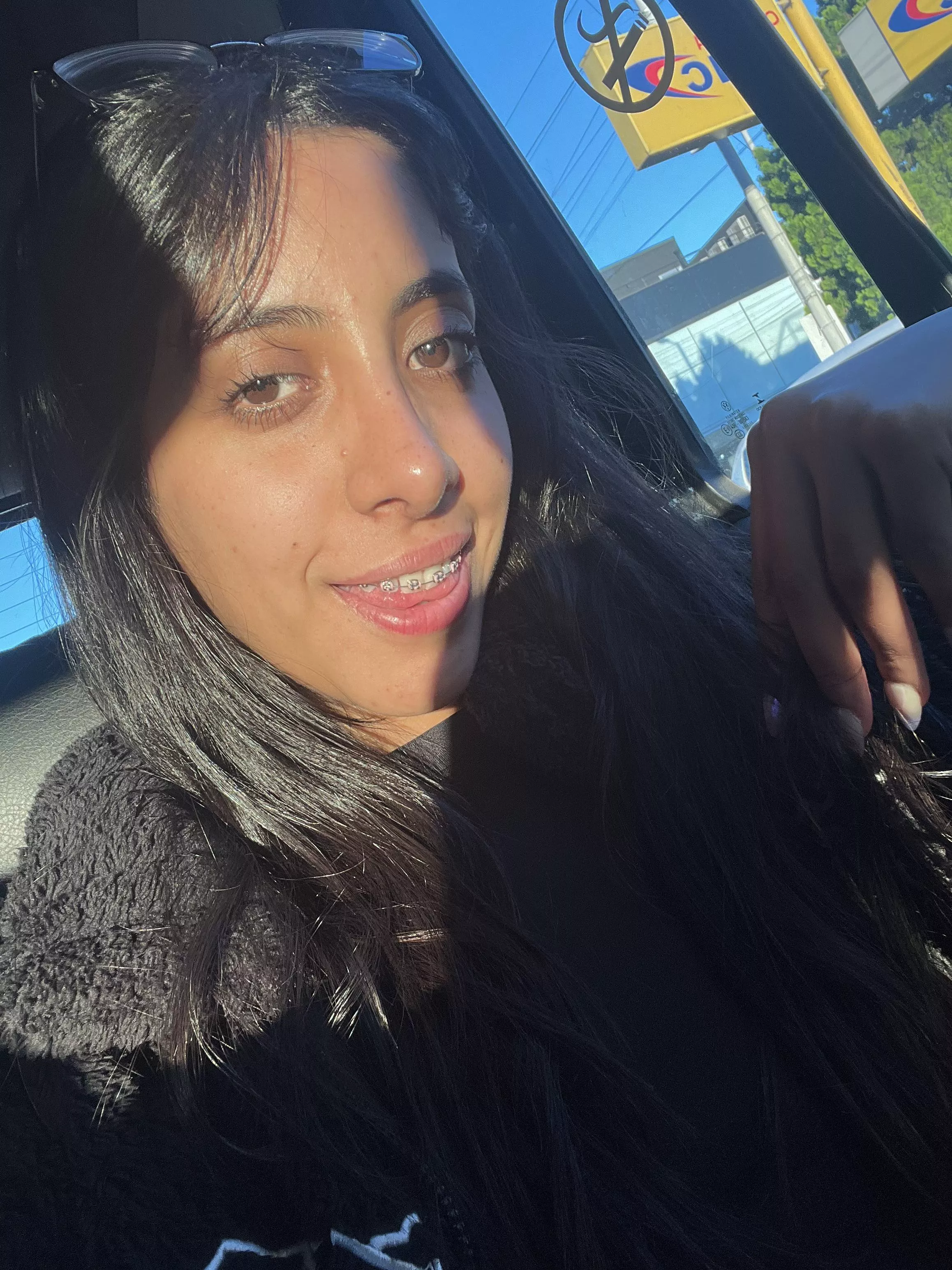 I hope you also like the color of my braces  posted by Brunettesweett