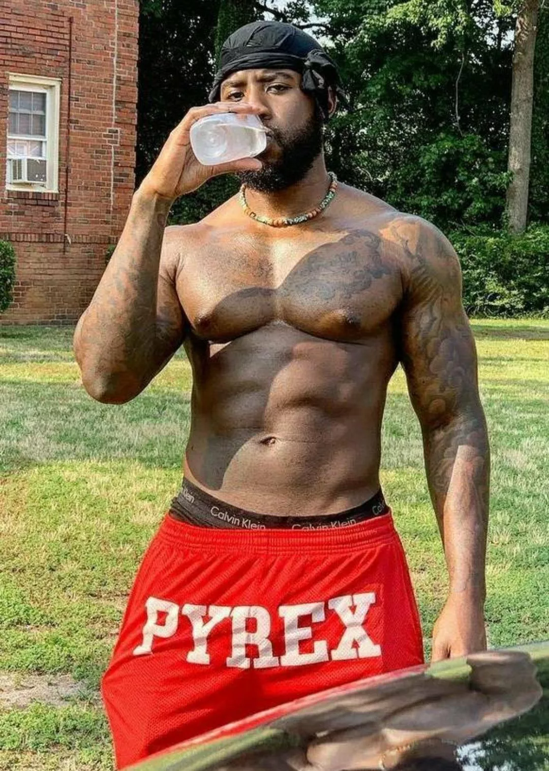 I wonder why I'm popular with the neighborhood wives (36) posted by hard_candy_1231