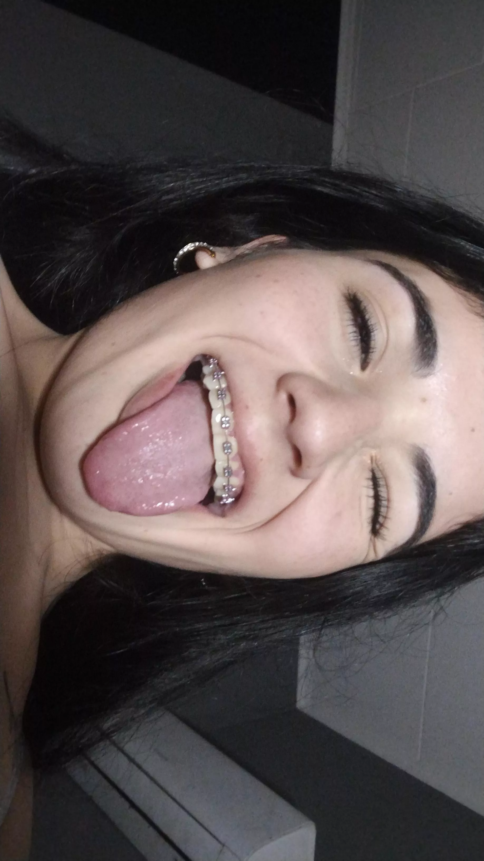 my tongue and my braces look sexy posted by barbyantonela