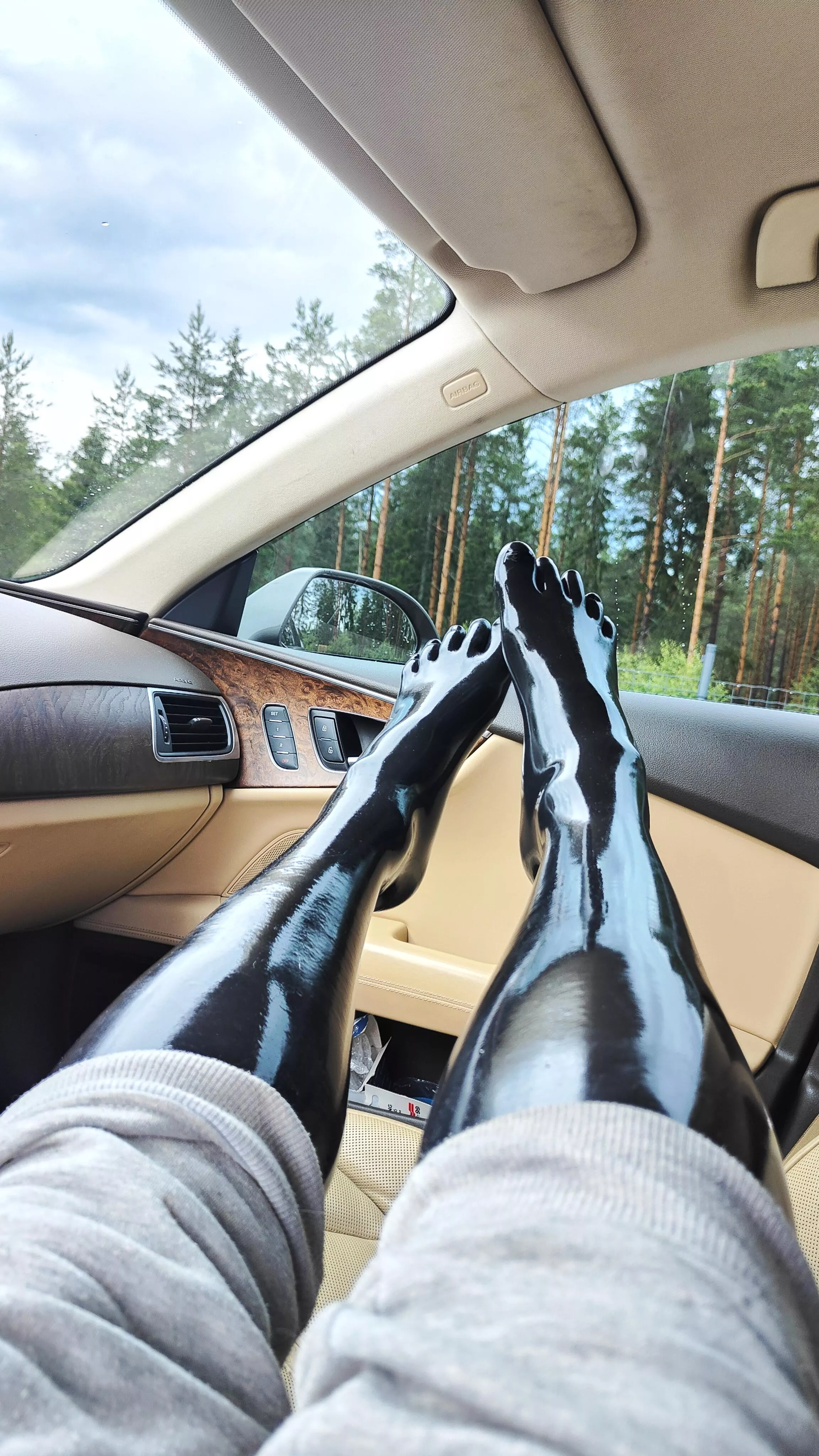 On a roadtrip 😏 posted by Long-Seaworthiness38