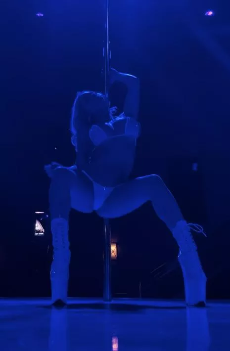 Show time posted by britneygold