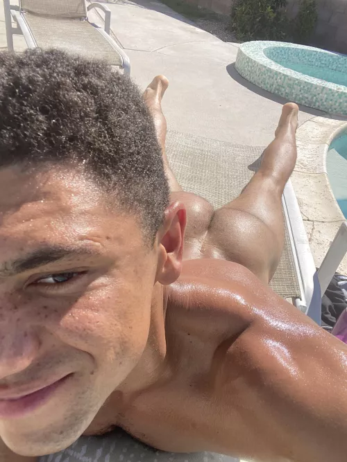 Suns out, buns out by AndreStone69