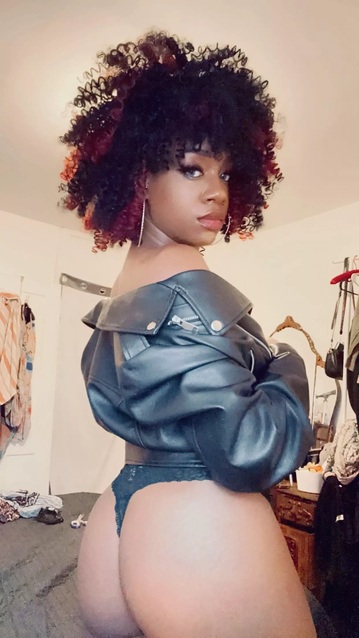 You can run your fingers thru my ‘fro  posted by Ebony_Lilies