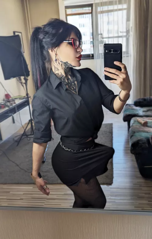 Your boss calls you to receive your bonus, are you happy? by Vampandbeauty