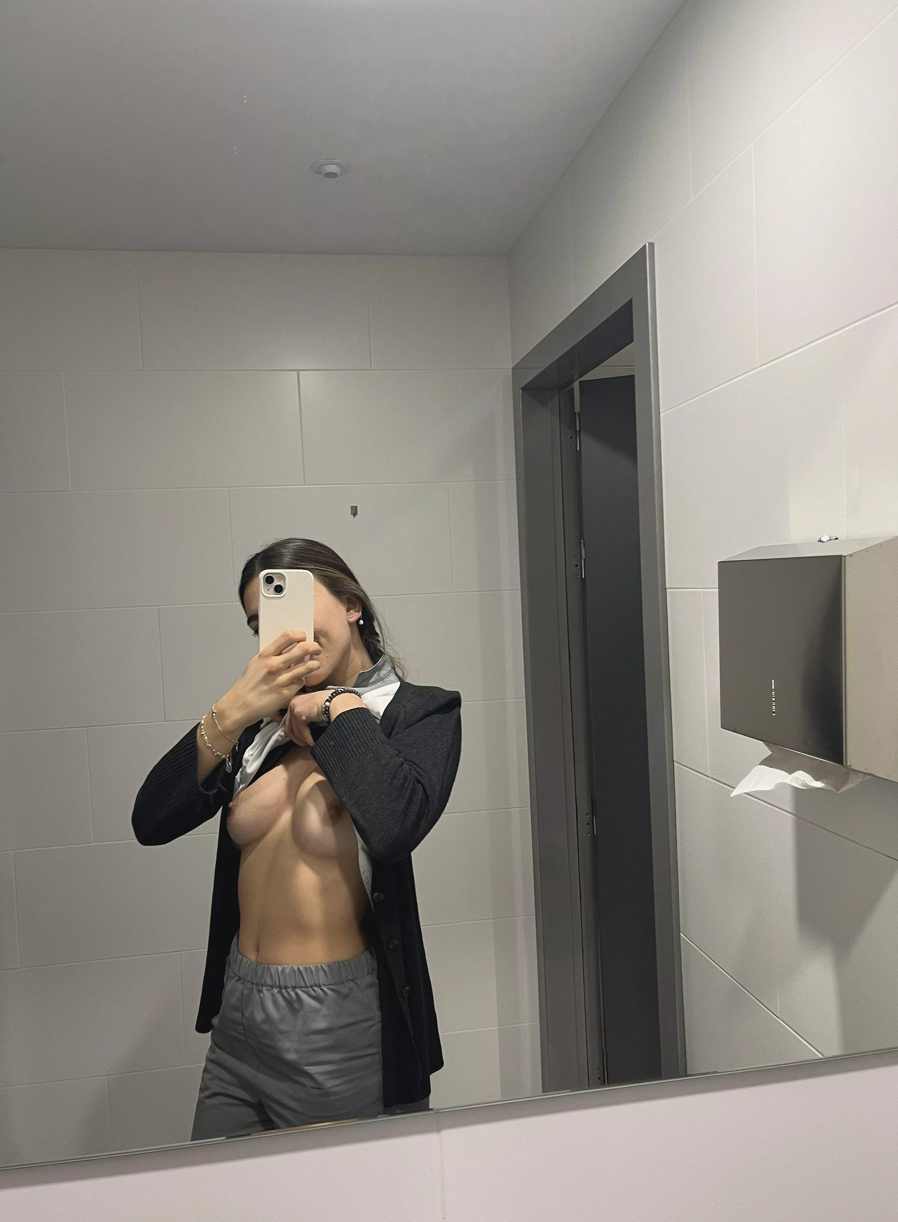 Be careful with the extroverted nurse that seems innocent, she's thinking about sucking a patients dick 247 posted by chemagill