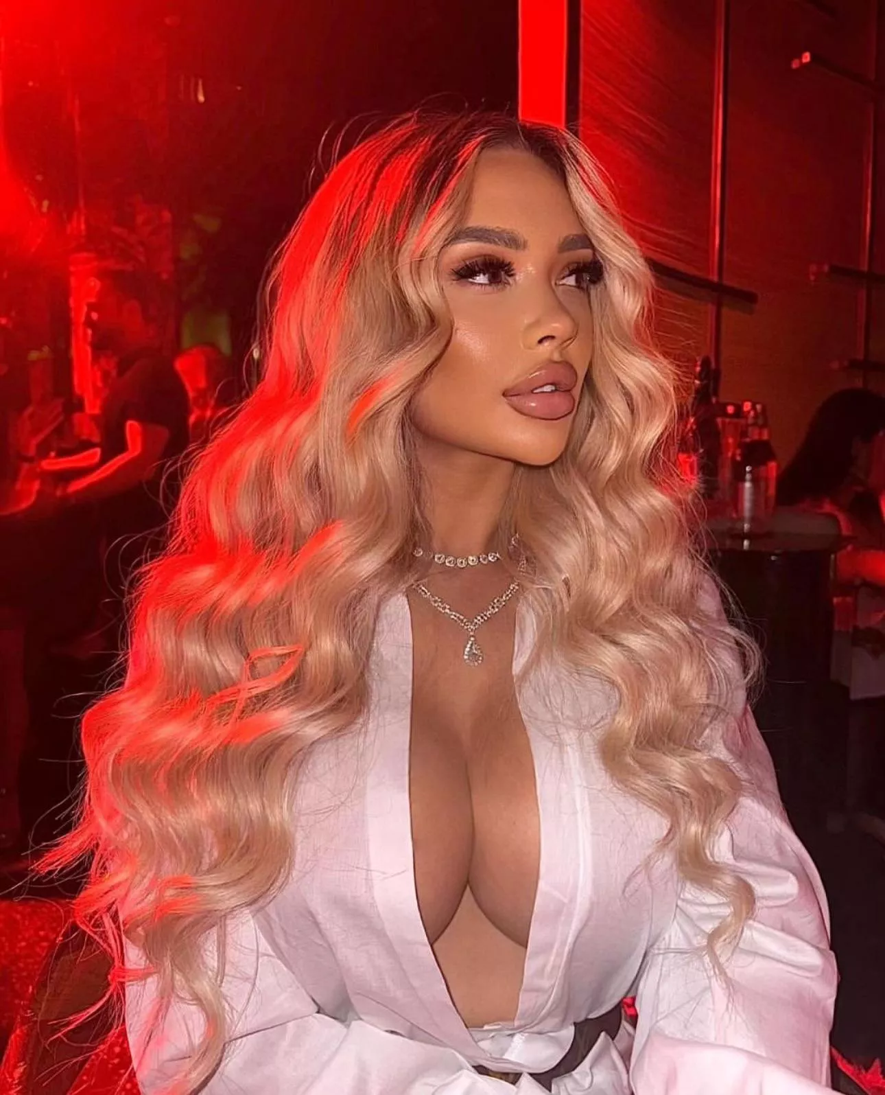 Bejeweled Beauty  posted by extravagantmediocre