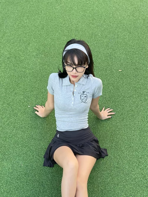 Convince me to be your girlfriend with just 3 words 🥰 by SweetieOfJoy