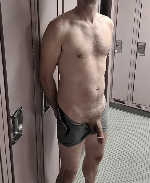 Dropping out at the gym  by sixfivealive