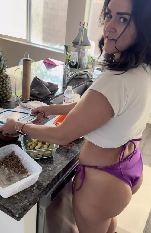 [F] let me pack you a lunch honey.  by hotmomnexxxtdoor