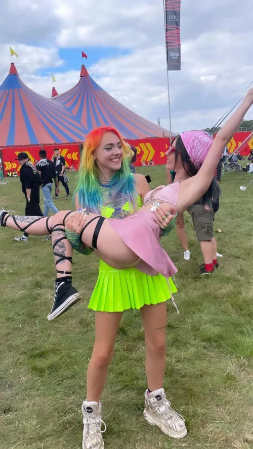 festival girls having fun by Diopod136