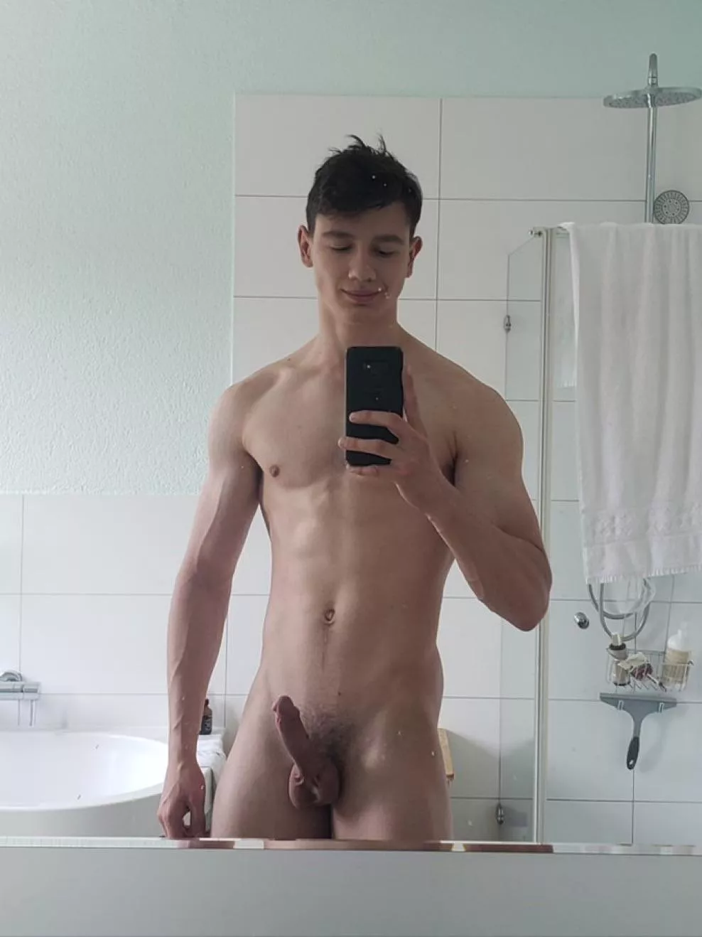 fresh out the shower 🚿 posted by leandavexx