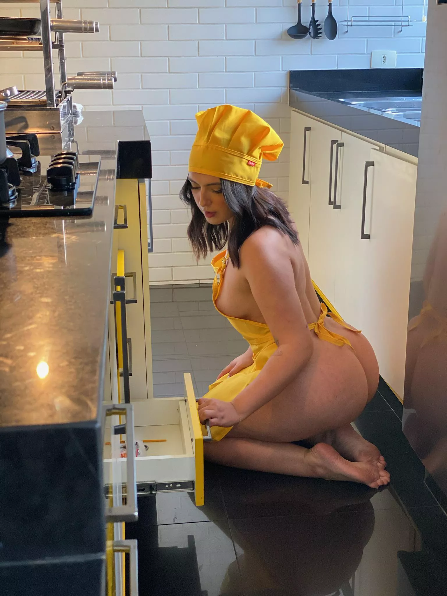 I cook better when I'm naked posted by Prettyeyesbabe