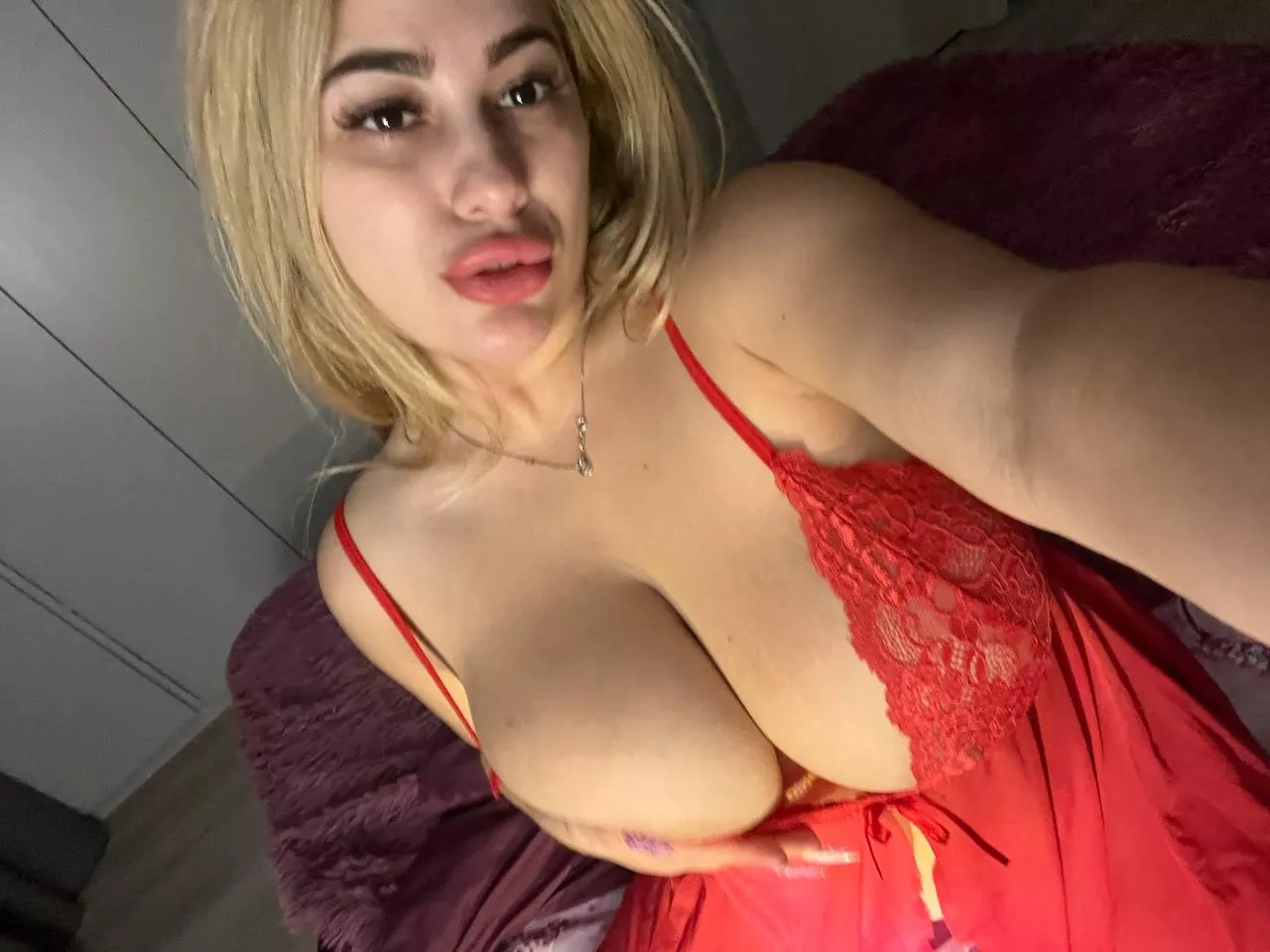 I want to make out with some dick. posted by SweetKarina1