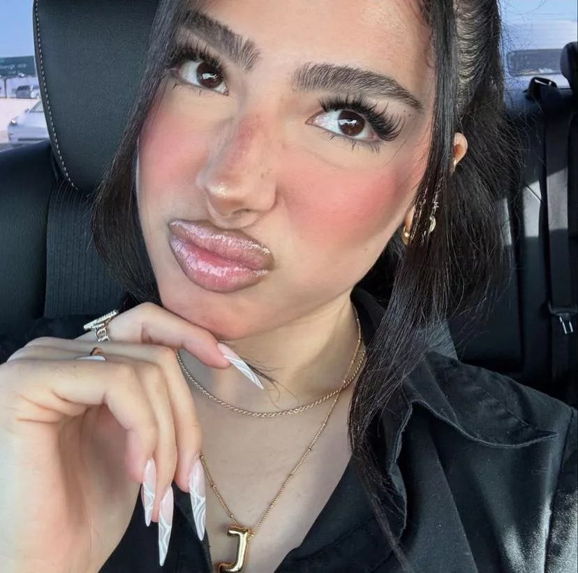 Jazmin 😍 posted by babygravy915